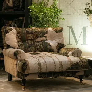 Sillón vintage tapizado en suave terciopelo, 105x95h.90 cm